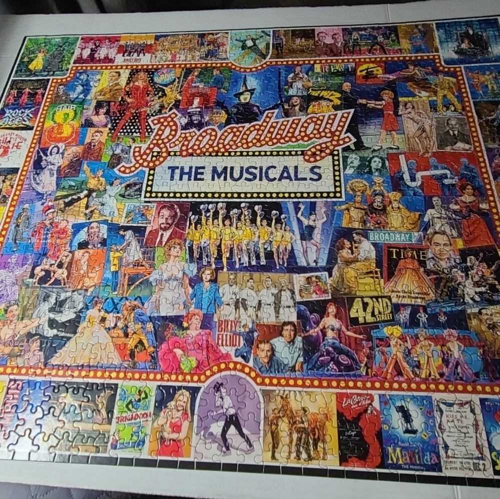 White Mountain Broadway The Musicals 1000pc Puzzle #1094 Complete - Picture 3 of 5